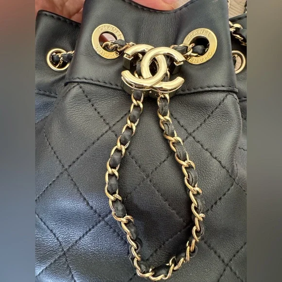 Chanel CC Chain Dweller Drawstring Bucket Bag Quilted Lambskin small Black - Picture 8 of 14